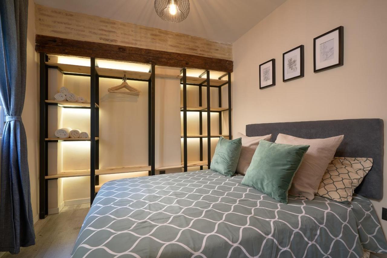Loft En Triana Apartment เซบีญา ภายนอก รูปภาพ