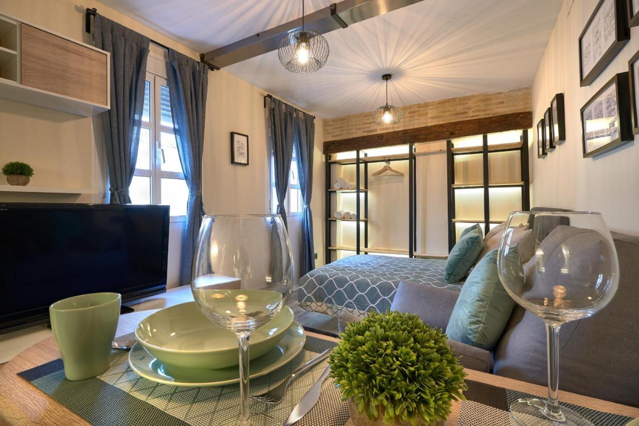 Loft En Triana Apartment เซบีญา ภายนอก รูปภาพ